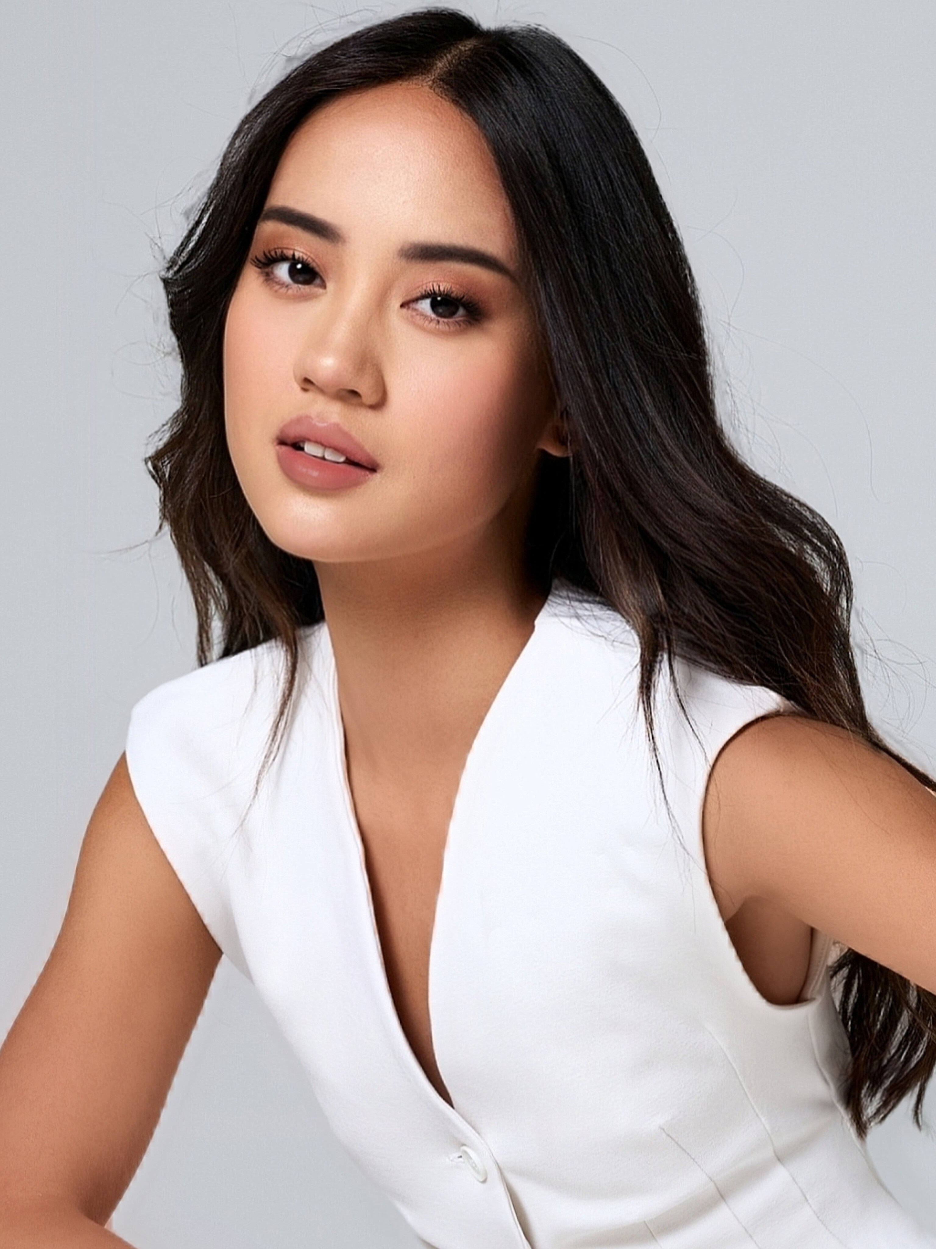 ALLYSA T